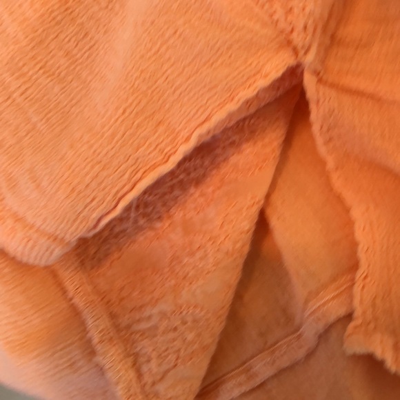 Bandolino tunic top in peach with beautiful embroidered design sizeXL - Picture 7 of 9